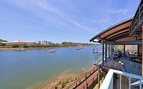Burnett Riverside Hotel